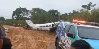 Imagem ilustrativa da imagem Avião cai e deixa 14 mortos no Amazonas; vídeo