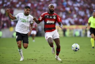 Imagem ilustrativa da imagem Com gol nos acréscimos, Flamengo busca empate com o América-MG