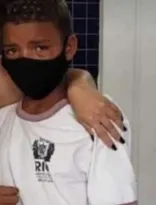 Imagem ilustrativa da imagem Corpo de adolescente é encontrado baleado enrolado em lençol; vídeo