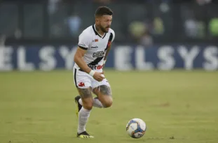 Imagem ilustrativa da imagem De volta! Vasco acerta a contratação do atacante Rossi