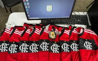 Imagem ilustrativa da imagem Homem é preso acusado de roubar mais de 30 camisas do Flamengo