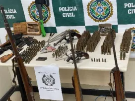 Imagem ilustrativa da imagem Homem é preso em casa no Rio com grande quantidade de armas