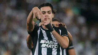 Imagem ilustrativa da imagem Joia do Botafogo recebe proposta milionária do futebol inglês