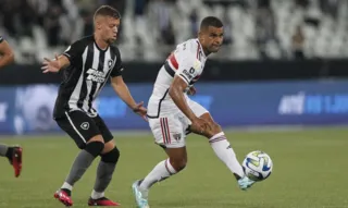 Imagem ilustrativa da imagem São Paulo tenta tirar pontos do líder Botafogo no Morumbi