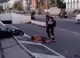 Imagem ilustrativa da imagem Suspeito é atropelado durante perseguição em Niterói; veja vídeo