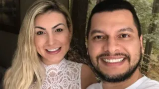 Imagem ilustrativa da imagem 'Tive que ensinar para ela', diz ex de Urach sobre relação íntima