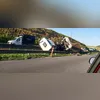 Imagem ilustrativa da imagem Caminhão tomba e derruba mureta na Dutra; trânsito lento