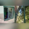 Carro foi atingido por vários disparos durante o assalto