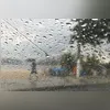 Areia invadiu a Avenida Delfim Moreira, no Leblon