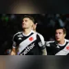 Cada time marcou um gol contra no primeiro tempo