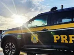 Acidente entre caminhão e moto deixa um morto na BR-101