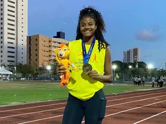 Cria do Caramujo, em Niterói, é a nova sensação do atletismo