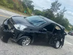 Moradores de Niterói ficam feridos após colisão com caminhão