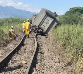 Calor de 71°C 'derrete' trilhos e trem da SuperVia tomba