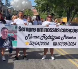 Família faz passeata em homenagem a jovem morto em São Gonçalo