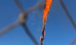 Imagem ilustrativa da imagem Balão solto em Niterói pega fogo no céu; vídeo