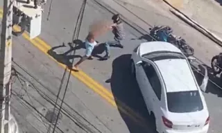 Imagem ilustrativa da imagem Briga de trânsito termina em pancadaria em Niterói; vídeo