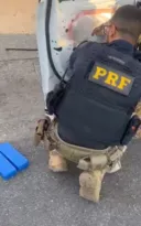Imagem ilustrativa da imagem Casal é preso com 16 kg de droga na frente de 5 filhos menores