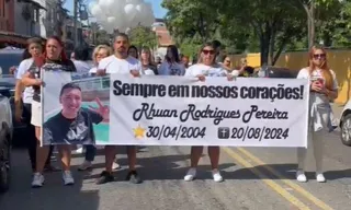 Imagem ilustrativa da imagem Família faz passeata em homenagem a jovem morto em São Gonçalo