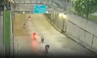 Imagem ilustrativa da imagem Motociclistas da baderna são 'encurralados' em Niterói; veja imagens