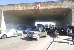 Imagem ilustrativa da imagem Saída para o Carnaval congestiona a Niterói-Manilha