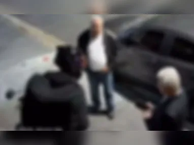 A mulher foi levada para a Delegacia da Mulher, Criança e Idoso