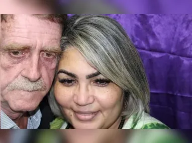 Gabriel percorre a pé bairros como Galo Branco e Trindade vendendo trufas
