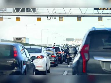 Imagem ilustrativa da imagem Caminhão enguiça na Ponte Rio-Niterói e para trânsito