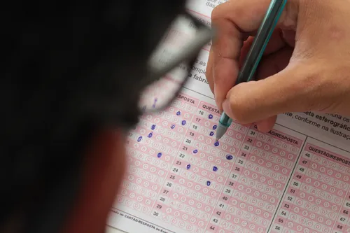 O Enem seleciona estudantes para vagas do ensino superior públicas