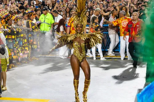 Erika Januza fez seu último desfile pela Viradouro no Carnaval 2025