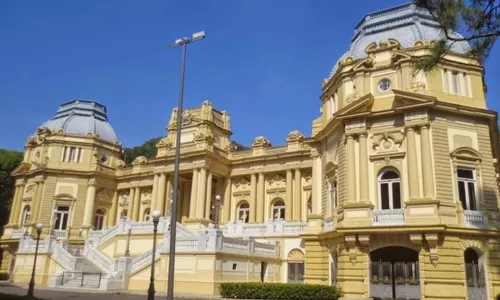 O governador Cláudio Castro anunciou a decisão nesta terça (29)