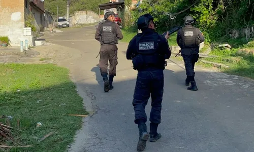 Equipes do Grupamento de Ações Táticas (GAT) do 12º BPM (Niterói)