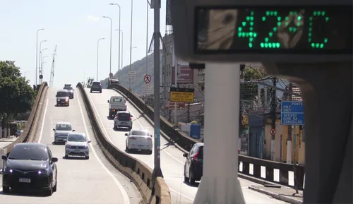 Termômetro marca 42°C na subida da Ponte Rio-Niterói