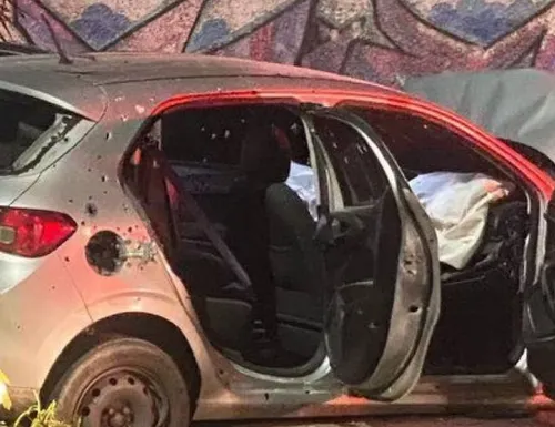 Carro foi atingido por vários disparos
