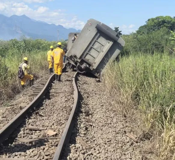 Calor de 71°C 'derrete' trilhos e trem da SuperVia tomba