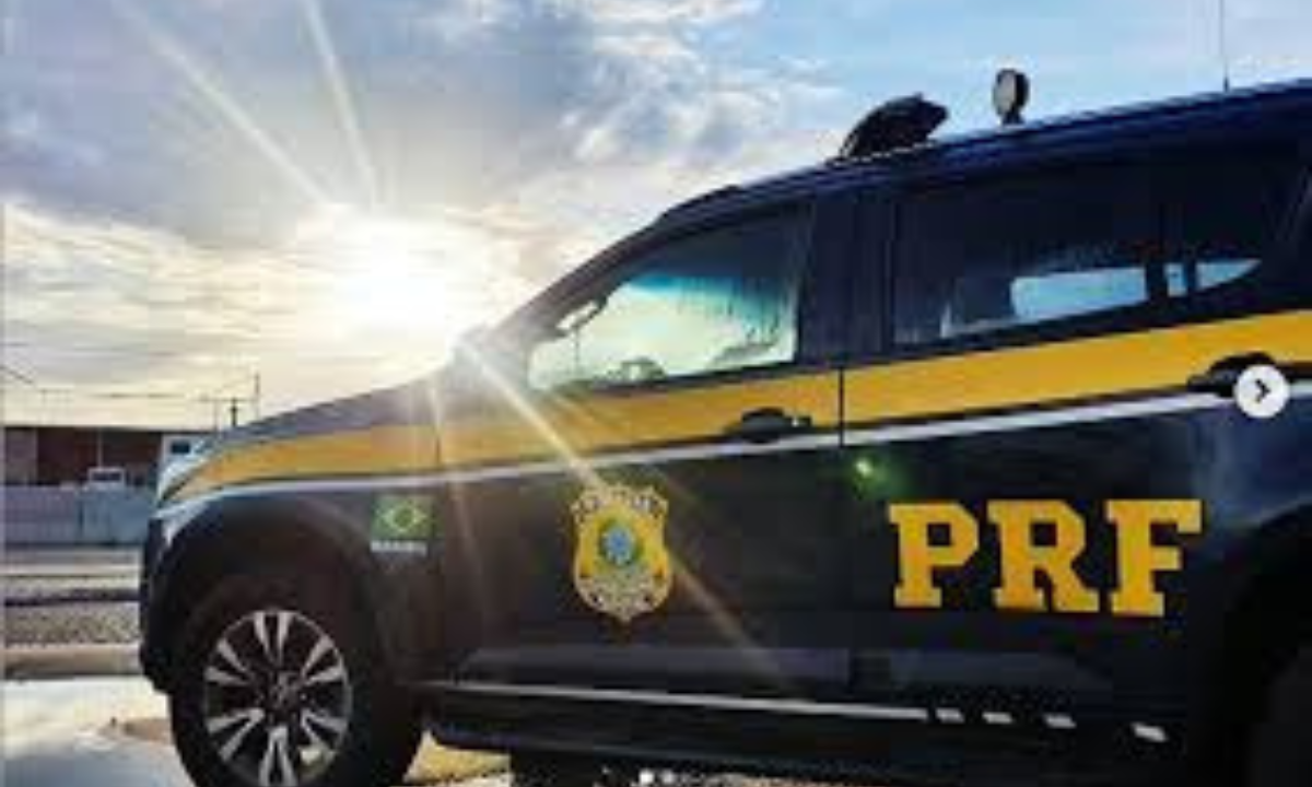 Acidente entre caminhão e moto deixa um morto na BR-101