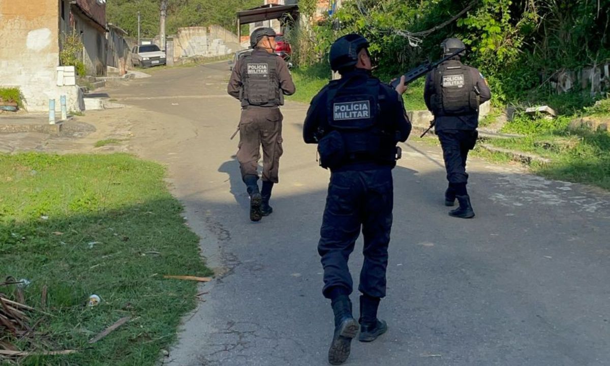 PM cerca comunidade de Niterói após guerra do tráfico