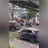 Imagem ilustrativa da imagem Acidente entre motos gera confusão na Zona Sul de Niterói; vídeo