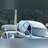 Carro em cima do outro chamou atenção de motoristas