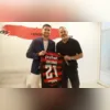 A seleção deve começar o confronto com os paraguaios, a partir das 21h45 (horário de Brasília)