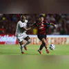 Samuel Xavier marca o primeiro gol do Fluminense que sai vitorioso da partida