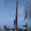 Imagem ilustrativa da imagem Moradores alertam para poste da Enel prestes a cair na Região Oceânica de Niterói