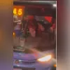 Imagem ilustrativa da imagem Passageiro imobiliza bandido e impede assalto em ônibus no Rio; vídeo