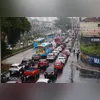 Carros permanecem na pista após colisão no sentido São Gonçalo
