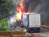 Acidente entre caminhaões deixa feridos na Serra das Araras