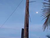 Moradores alertam para poste da Enel prestes a cair na Região Oceânica de Niterói