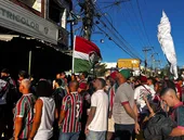 Torcedores do Fluminense eufóricos em bar de São Gonçalo