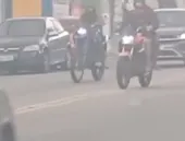 Vídeo: suspeitos em motos assustam motoristas em São Gonçalo
