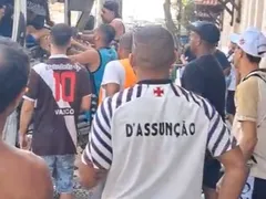 Acidente em São Januário: motorista preso às ferragens e mais dois feridos