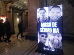 Agentes mortos em megaoperação são homenageados em missa